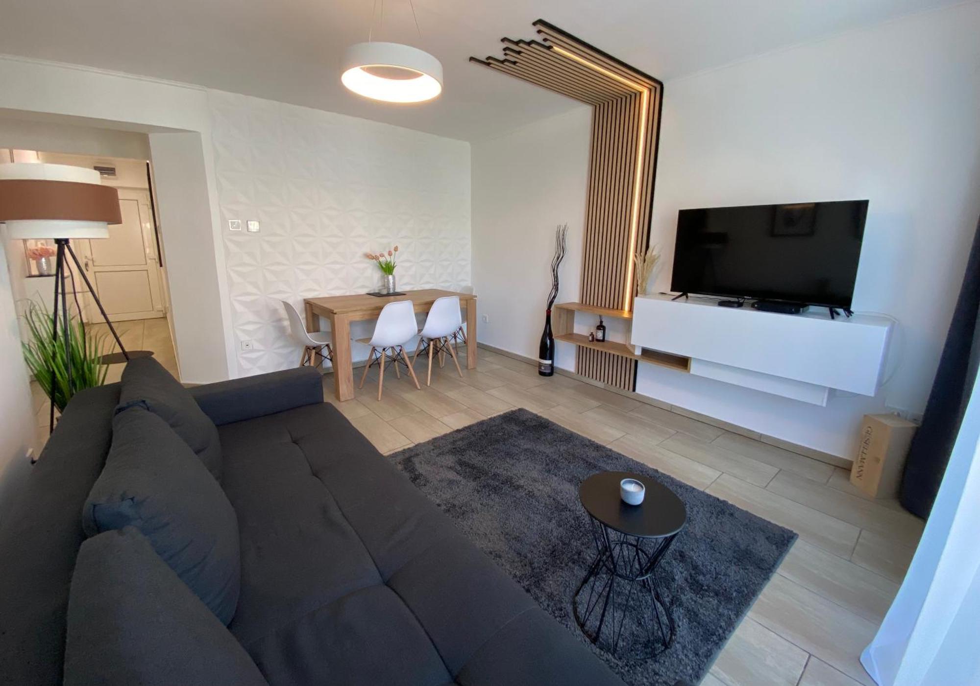 Ikon Apartment Heviz Bagian luar foto