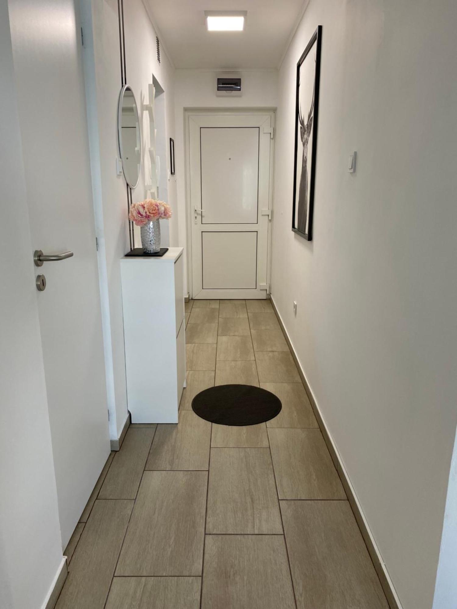 Ikon Apartment Heviz Bagian luar foto